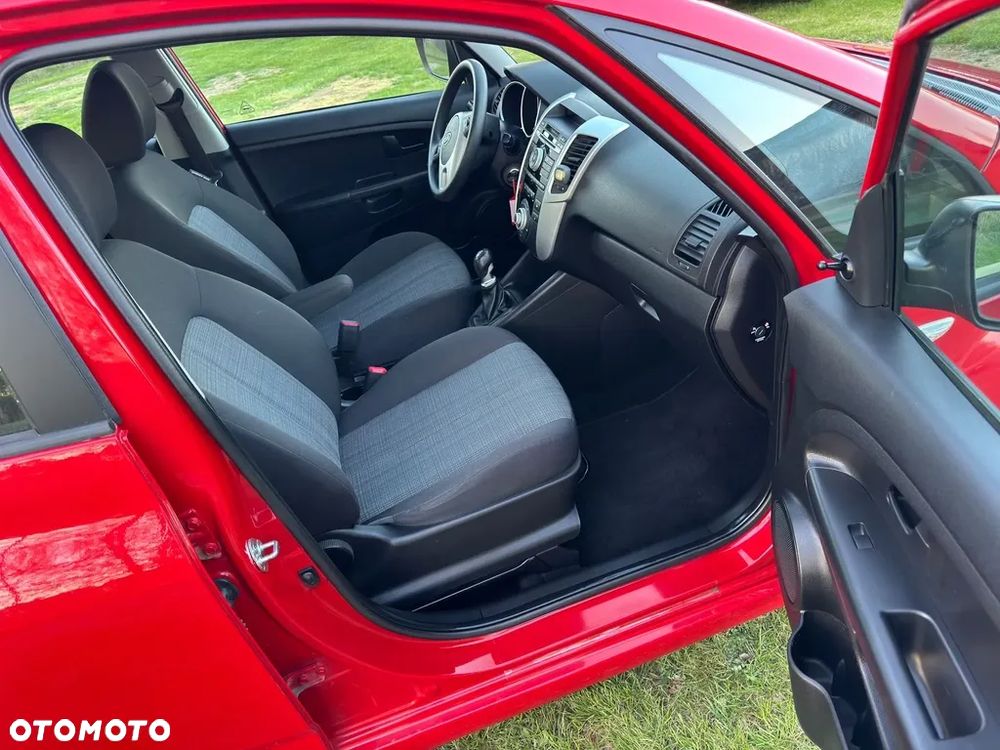 Kia Venga 1.4 CVVT Vision - 8