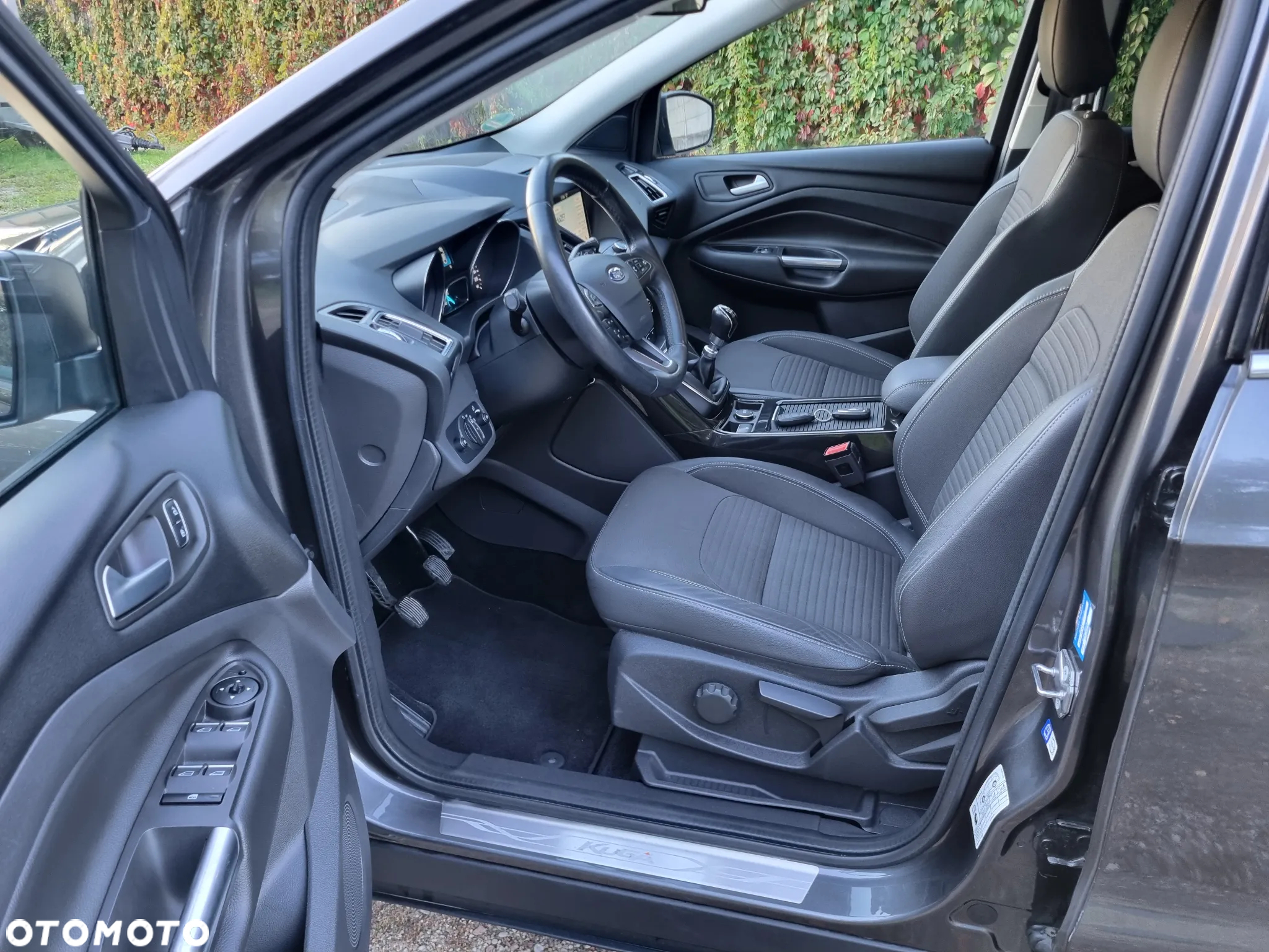Ford Kuga 1.5 EcoBoost 2x4 Titanium - 9