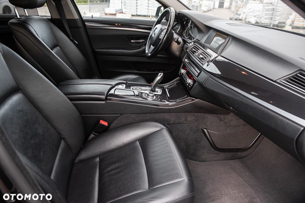 BMW Seria 5 520d xDrive - 27