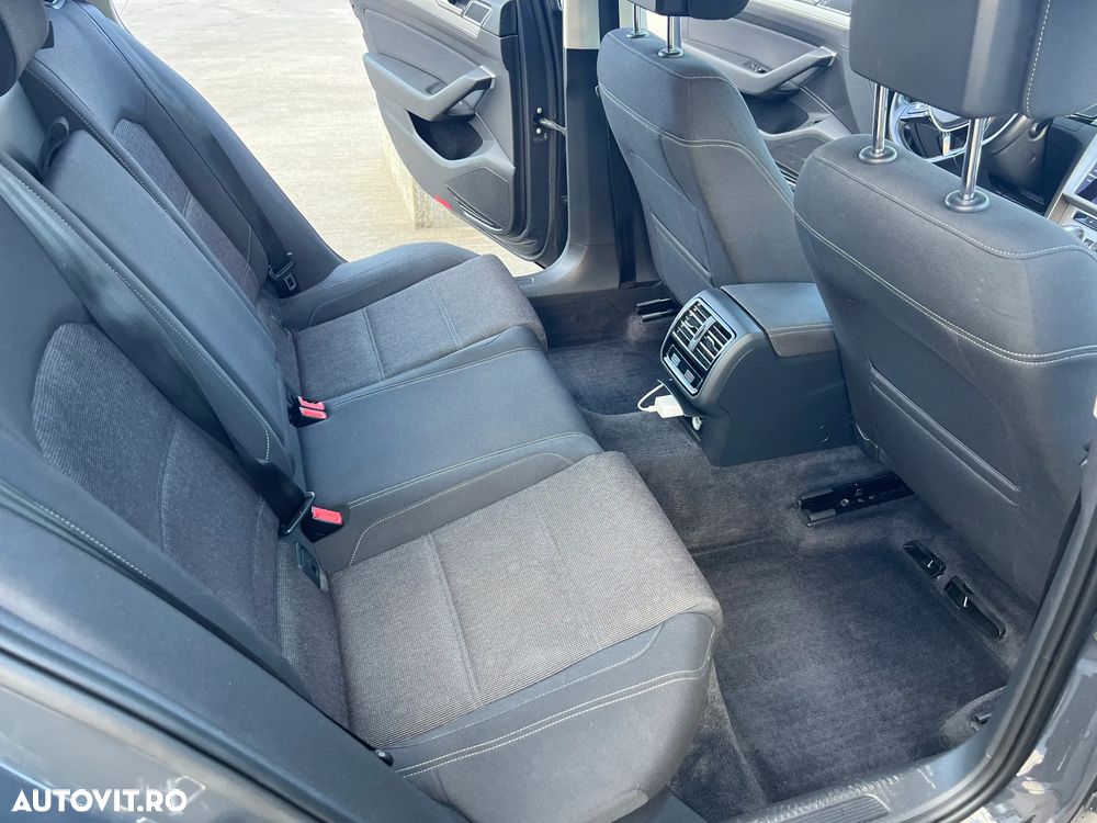 Volkswagen Passat 2.0 TDI SCR 4Motion DSG Highline - 6