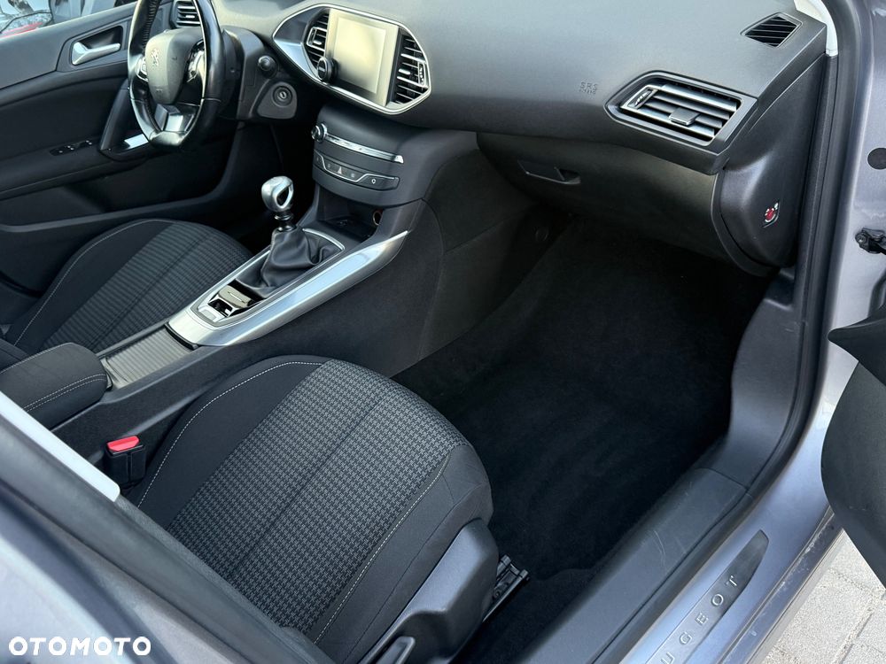 Peugeot 308 - 13
