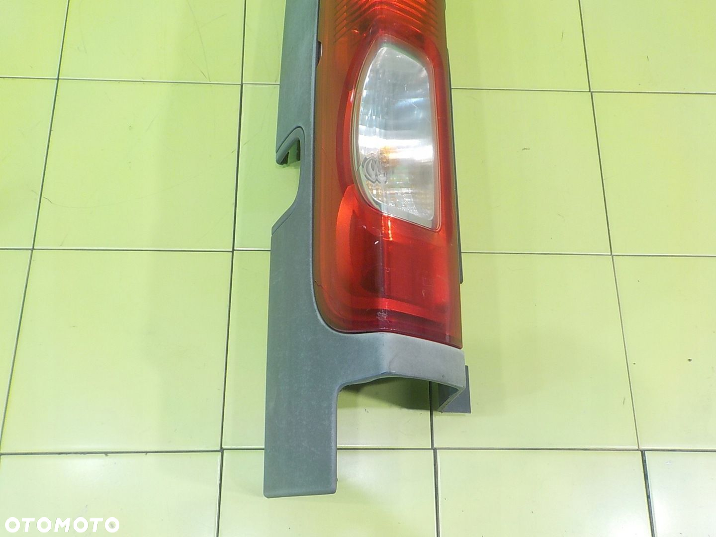 PRIMASTAR TRAFIC VIVARO II LIFT 2.0 DCI 07r VAN lampa lewa tyl 265A60118R - 3