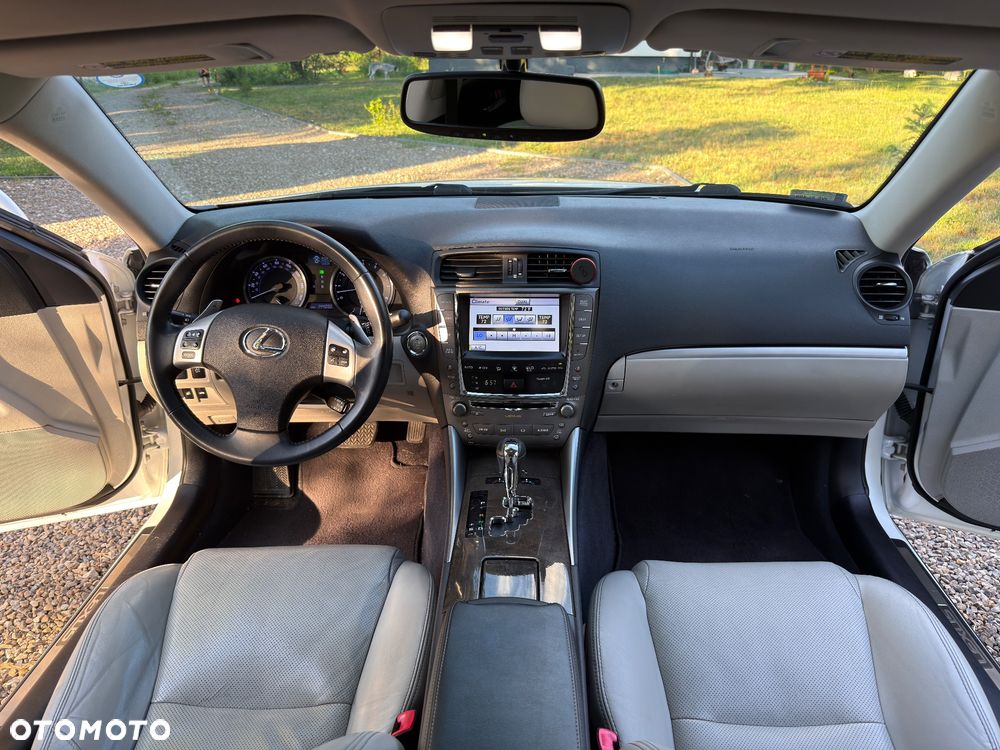 Lexus IS - 28