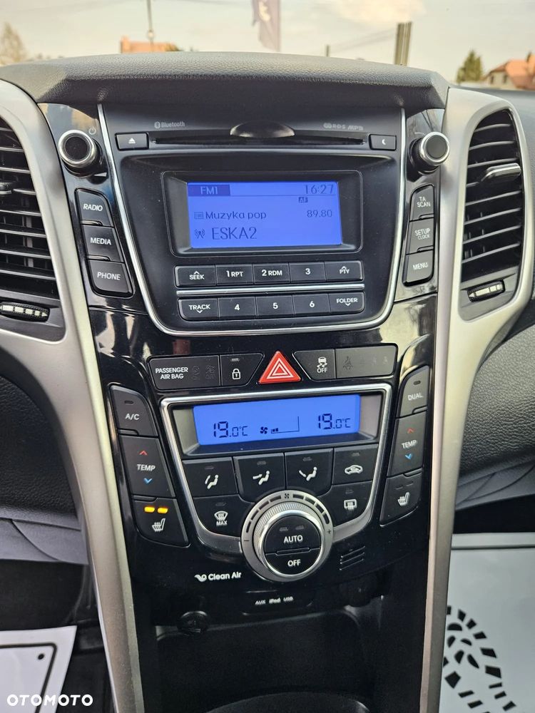 Hyundai i30 blue Kombi 1.6 CRDi Classic - 26