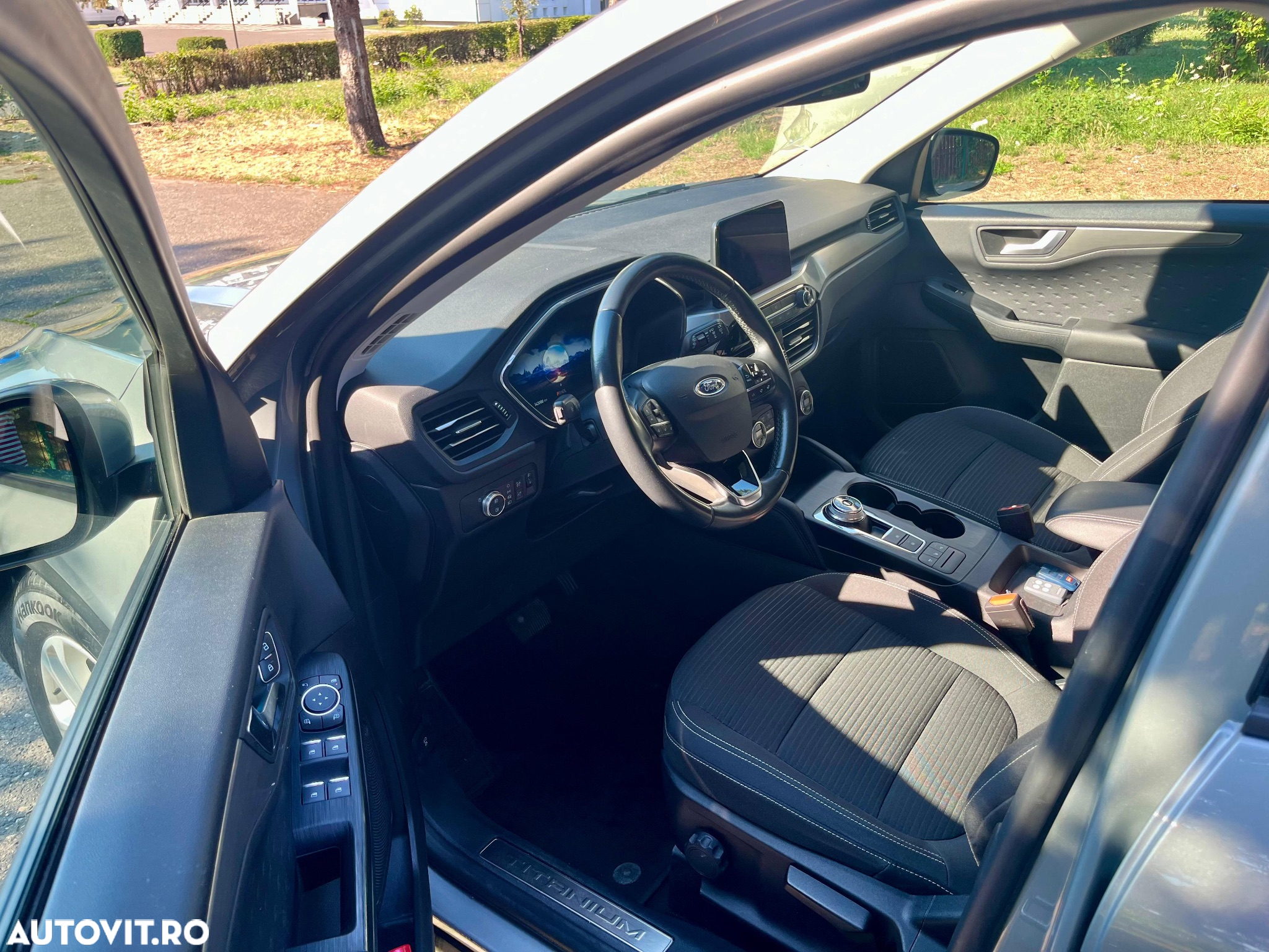 Ford Kuga 2.5 Duratec FHEV TITANIUM - 6