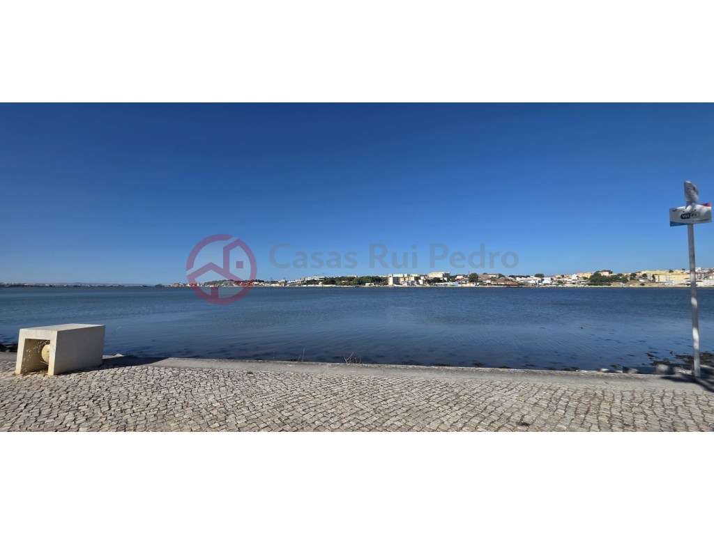 Trespasse de Restaurante na Baía da Amora - Grande imagem: 3/24