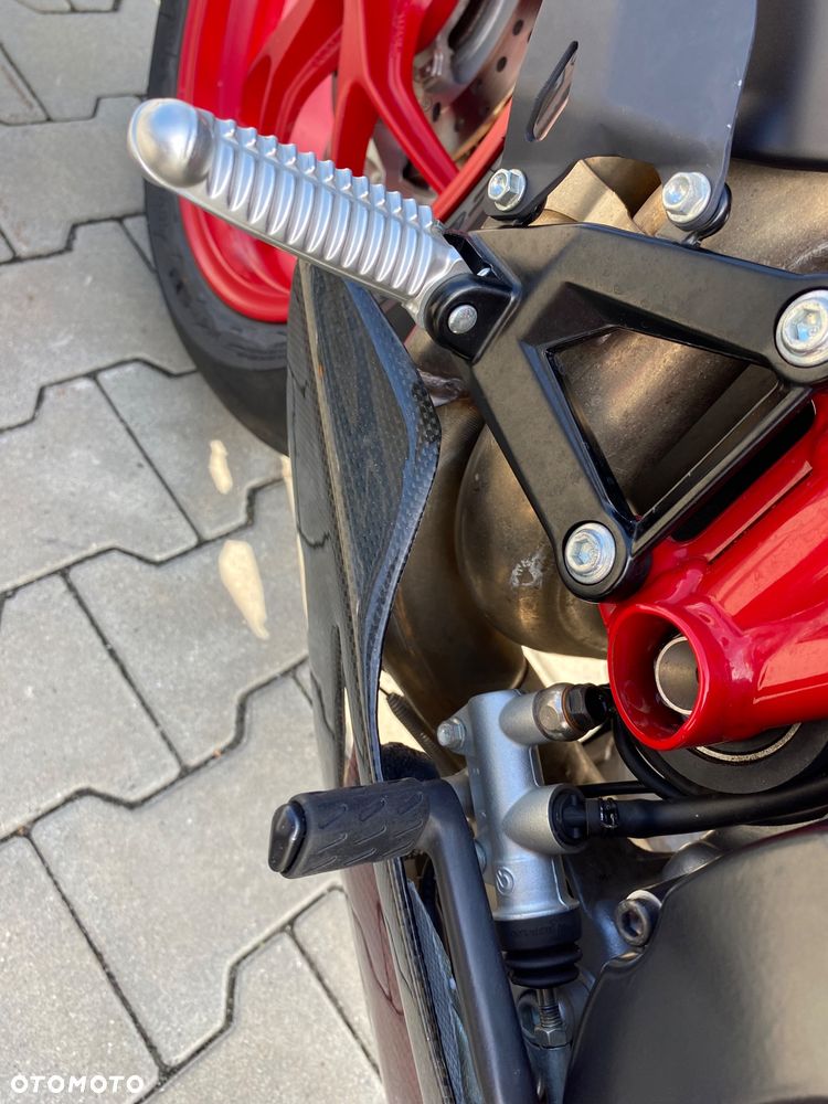 Ducati 848 - 16