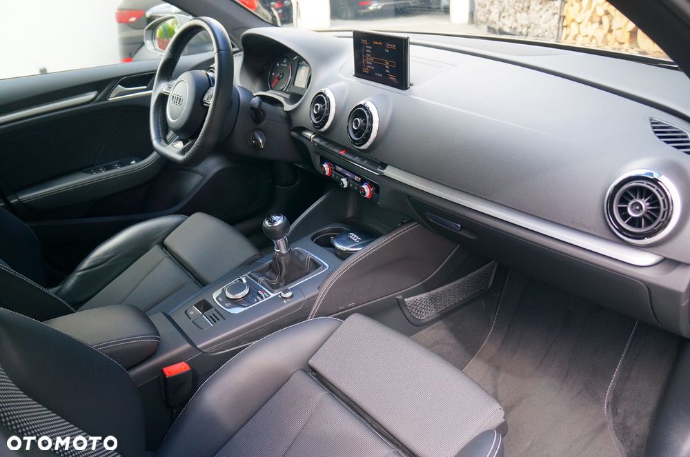 Audi A3 Sportback 2.0 TDI S line Sportpaket - 25