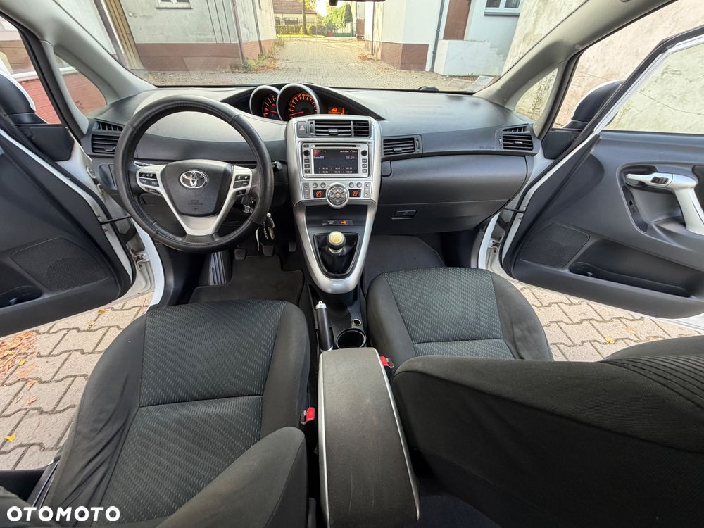 Toyota Corolla Verso 2.0 D-4D Prestige 7os - 14