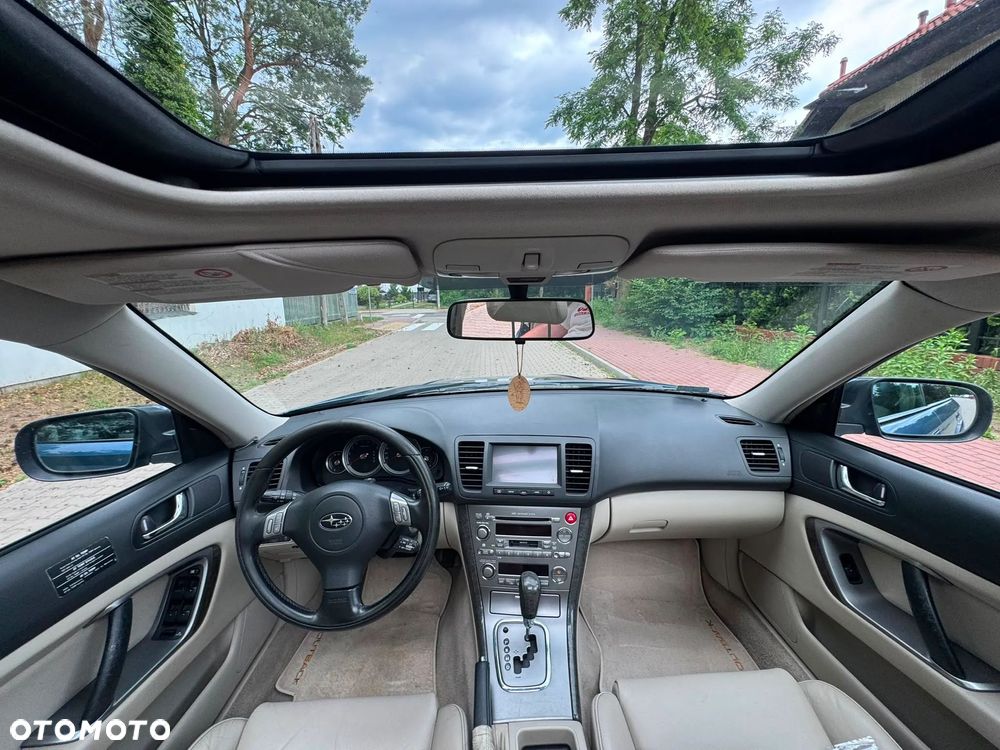 Subaru Outback 3.0 H6 - 17