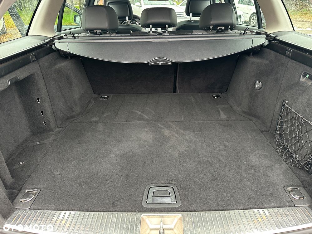 Mercedes-Benz Klasa C 180 T BlueEFFICIENCY 7G-TRONIC Avantgarde - 31