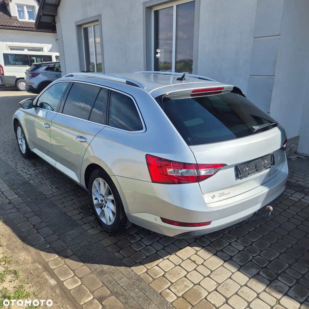 Skoda Superb 2.0 TDI DSG Active - 12