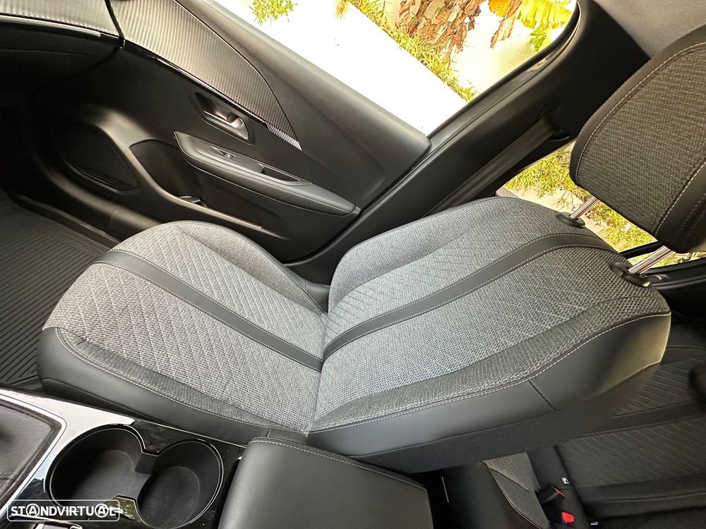 Peugeot 208 1.2 PureTech Allure Pack - 16