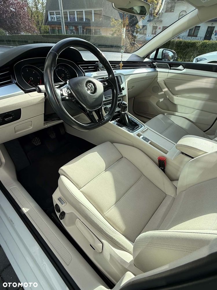 Volkswagen Passat 2.0 TDI BMT Comfortline - 17