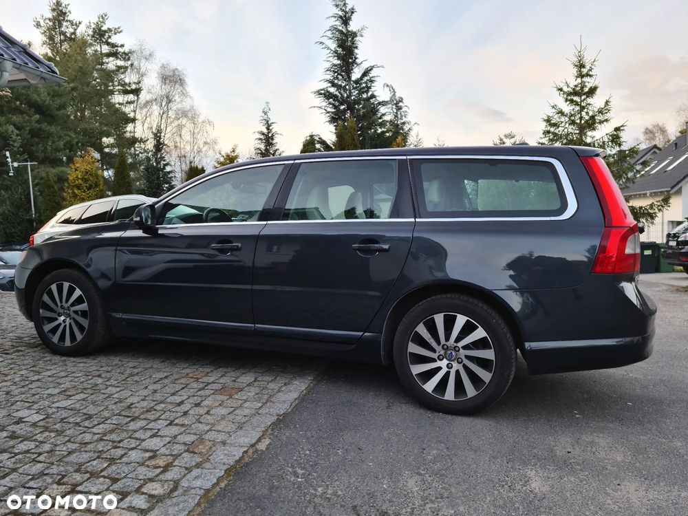 Volvo V70 D3 Summum - 16