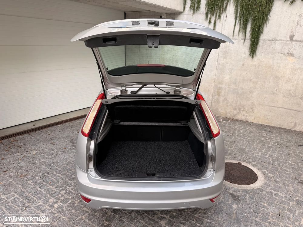 Ford Focus 1.6 Trend - 27
