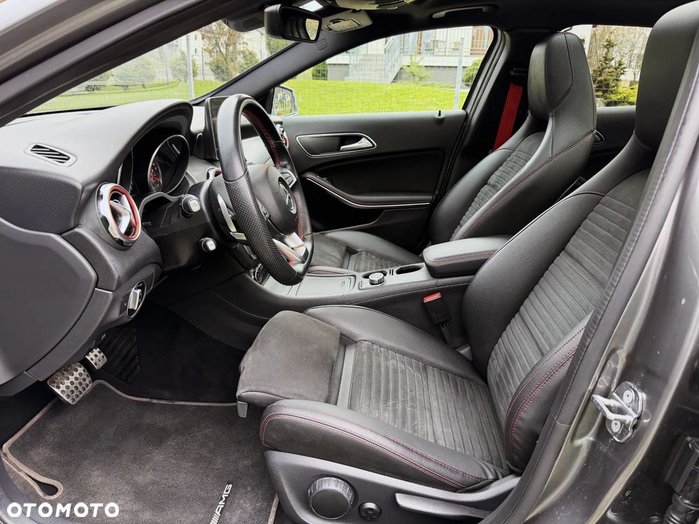 Mercedes-Benz GLA 200 7G-DCT AMG Line - 13