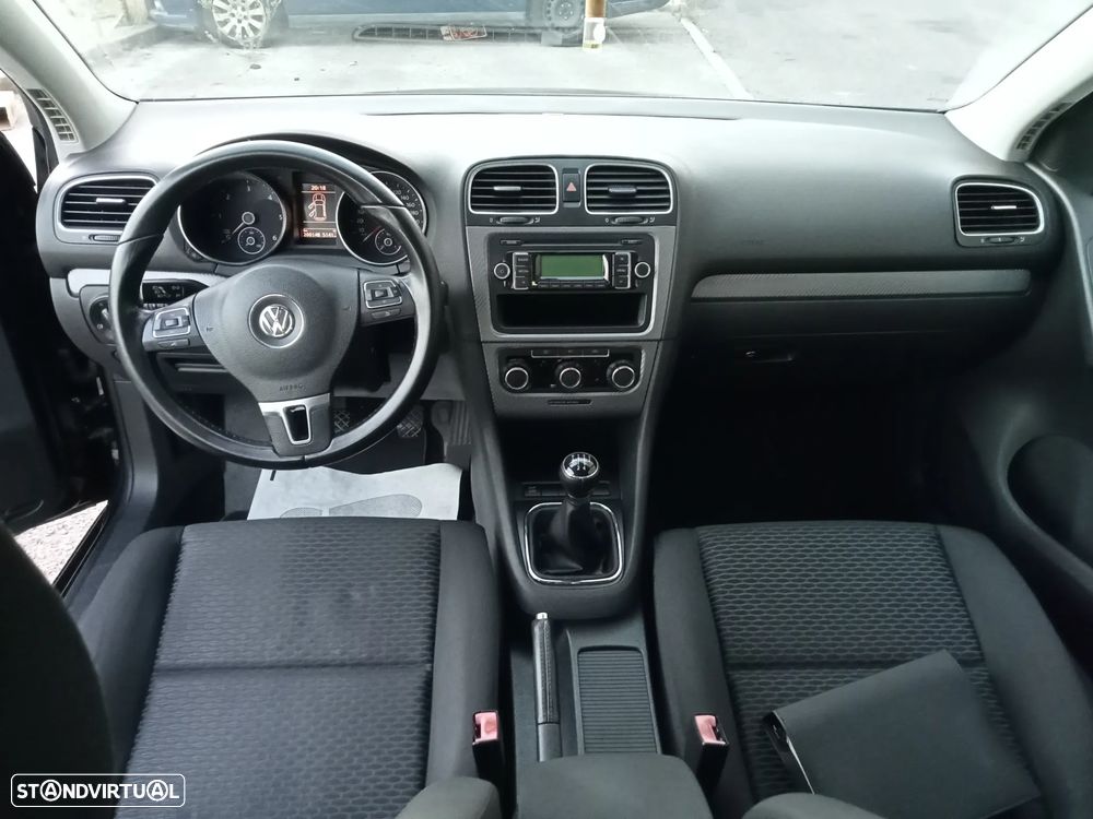 VW Golf 2.0 TDi Confortline - 6