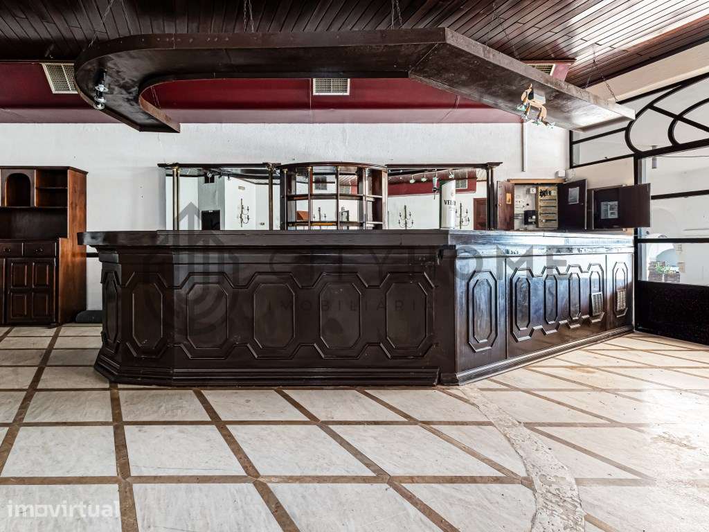 Restaurante / Espaço Comercial em zona Popular de Carvoeiro - Grande imagem: 3/25