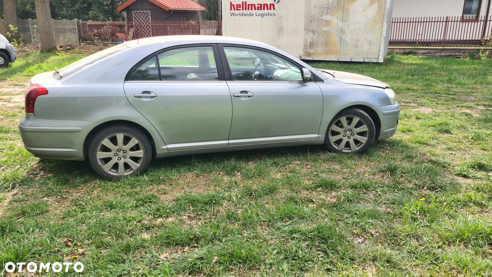 Toyota Avensis - 9