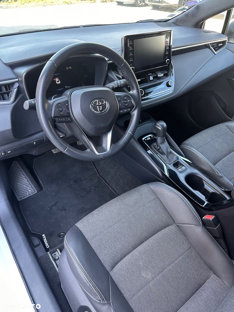Toyota Corolla - 10