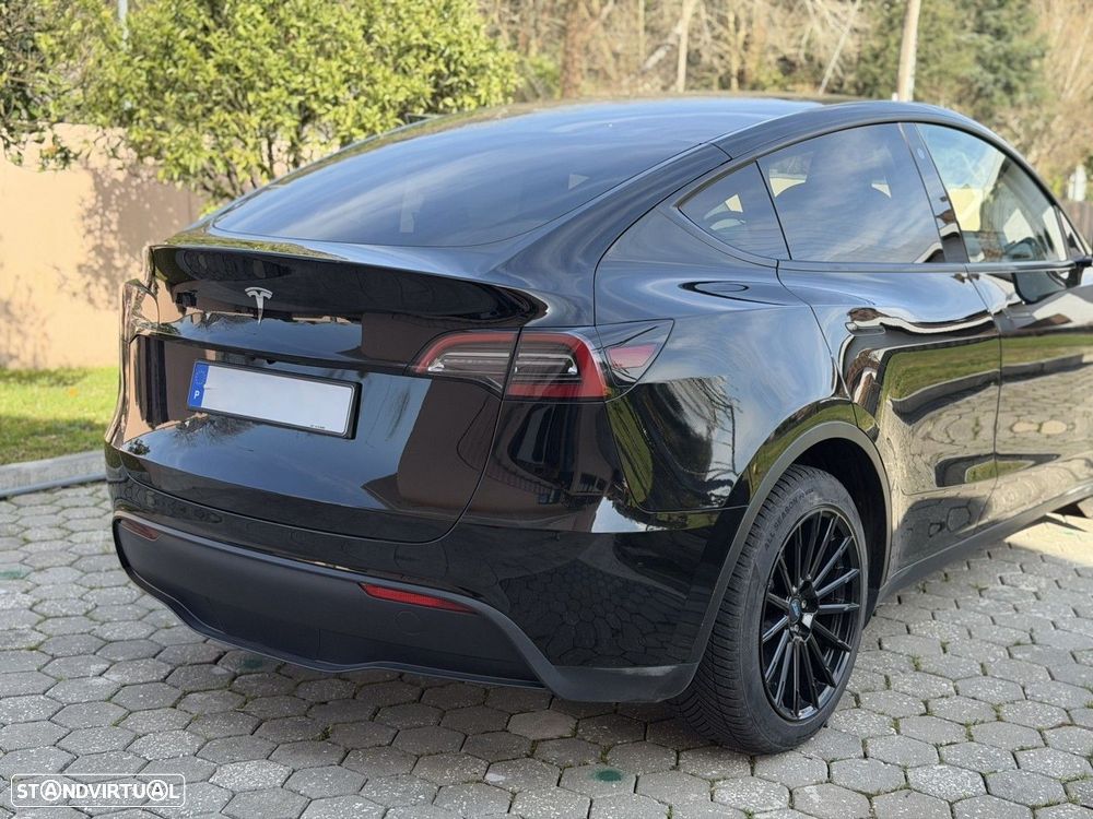 Tesla Model Y Long Range Dual Motor AWD - 6