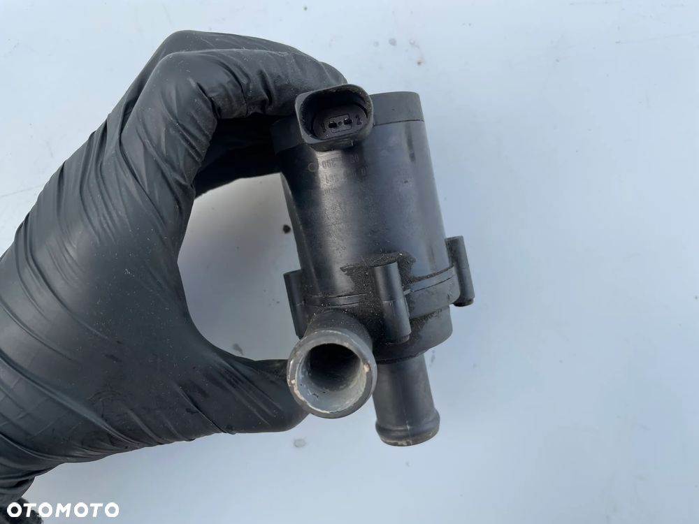 Pompa wody Audi A3 8P Golf V 2.0TFSI 1K0965561G - 4