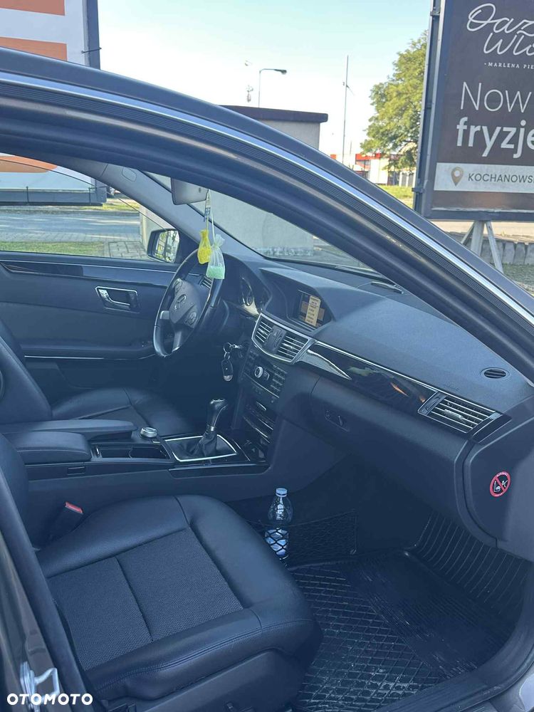 Mercedes-Benz Klasa E 200 CGI BlueEffICIENCY Avantgarde - 7