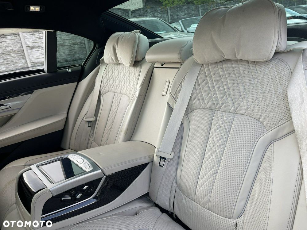 BMW Seria 7 - 20