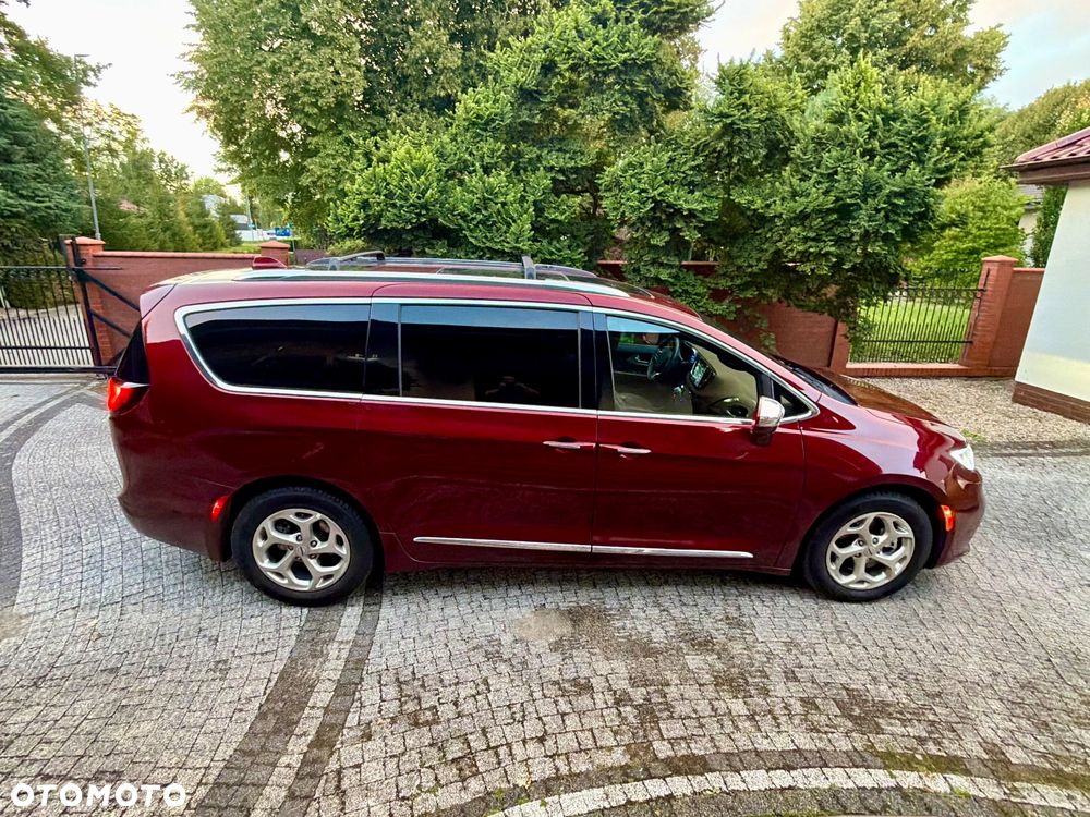 Chrysler Pacifica - 6