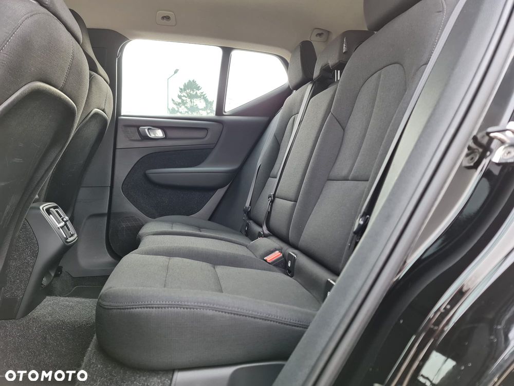 Volvo XC 40 D3 AWD Geartronic Momentum Pro - 10