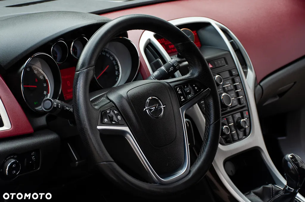 Opel Astra IV GTC 1.6 T Sport - 23