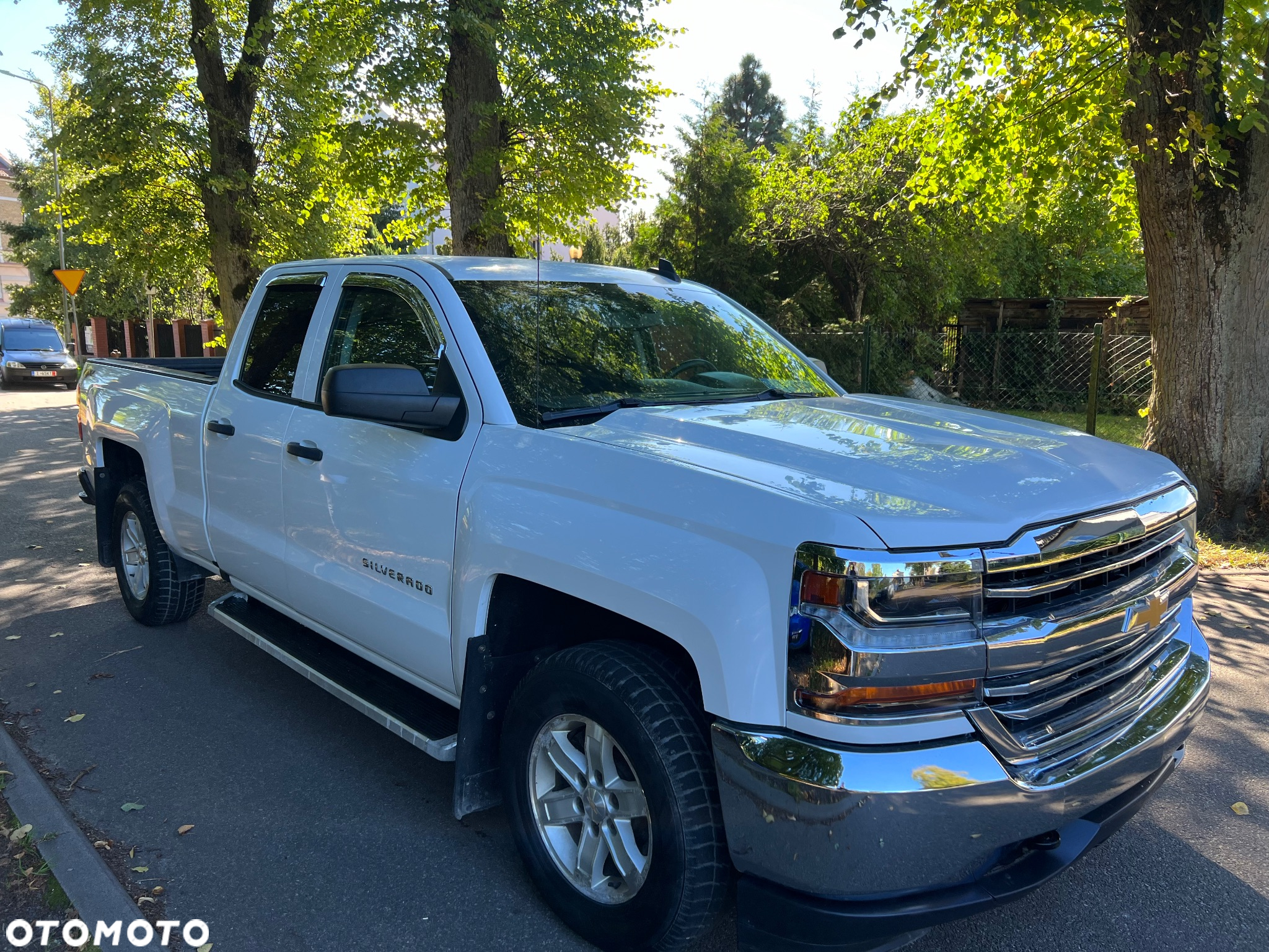 Chevrolet Silverado - 4