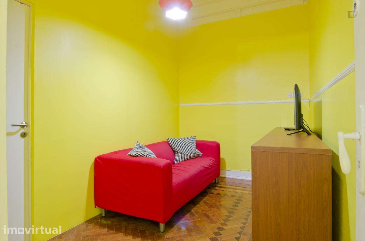 Quarto - localizado em Intendente Lisbon - Grande imagem: 2/21