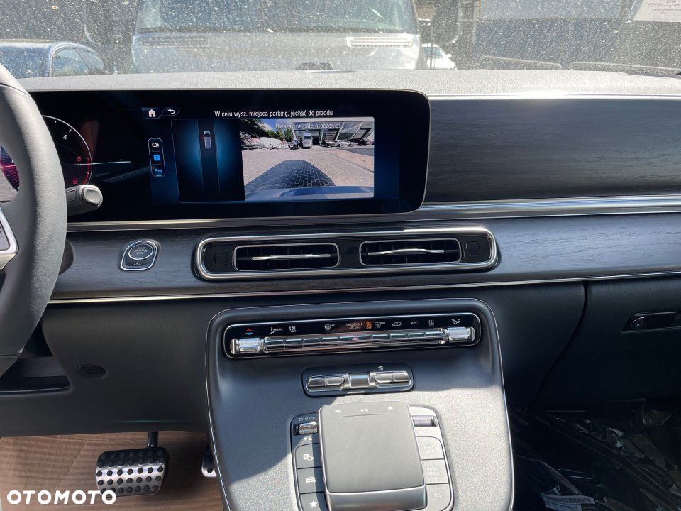 Mercedes-Benz Klasa V - 8