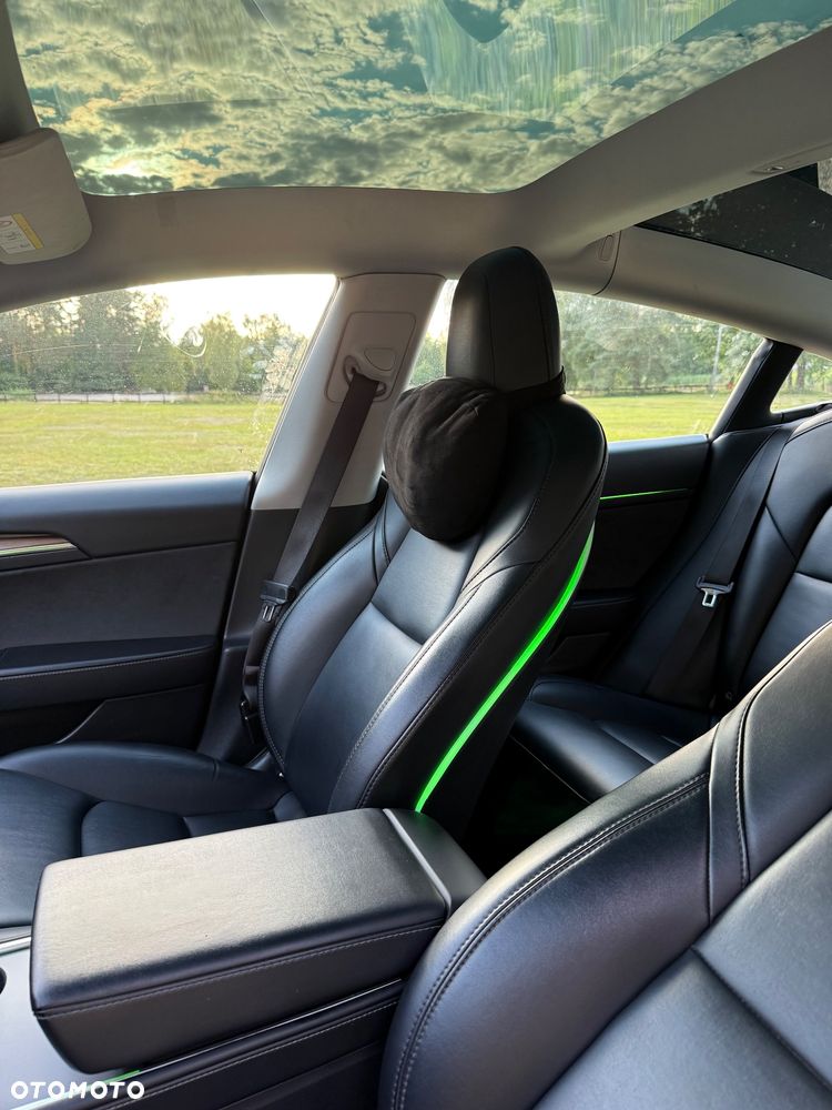 Tesla Model 3 - 28
