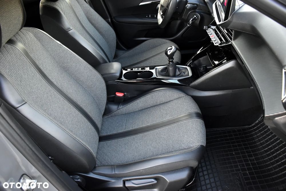 Peugeot 2008 - 25