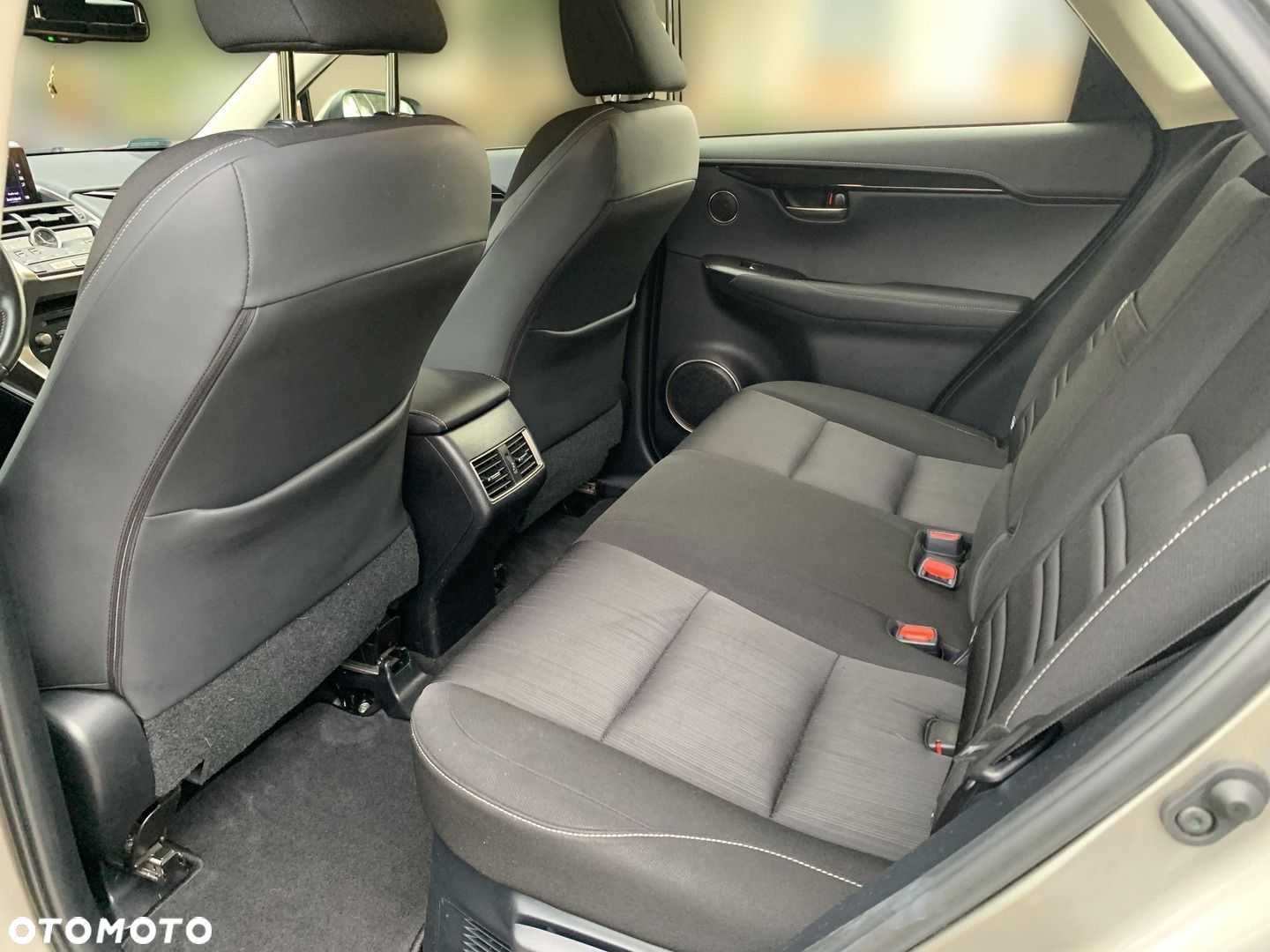 Lexus NX 300h Business Edition AWD - 12