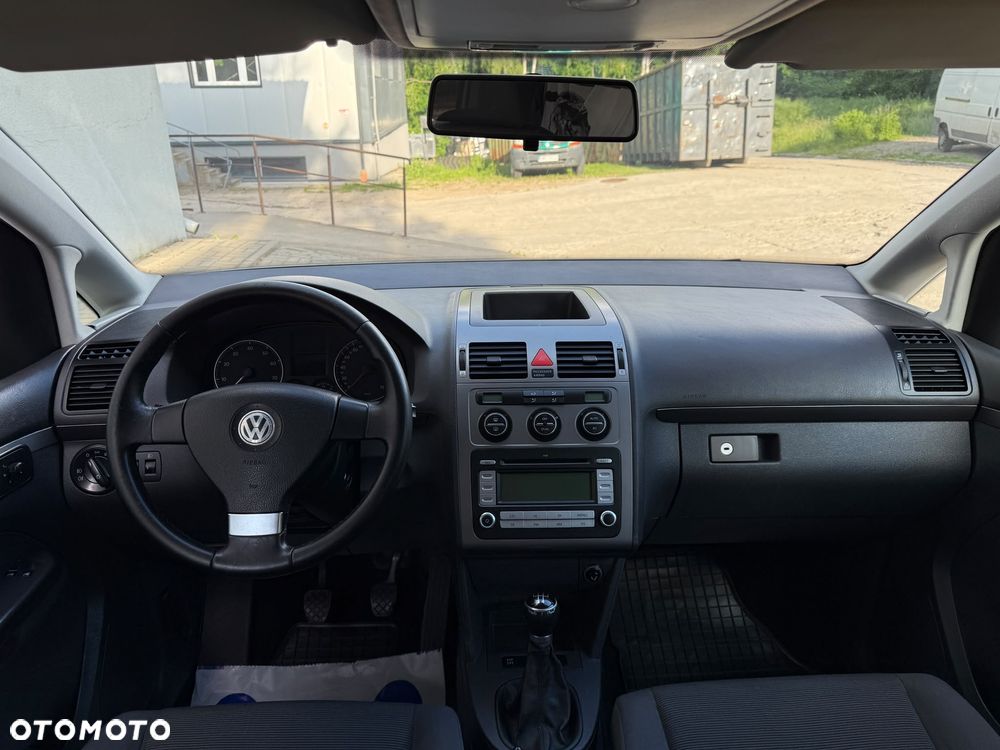 Volkswagen Touran 1.6 Welcome - 14