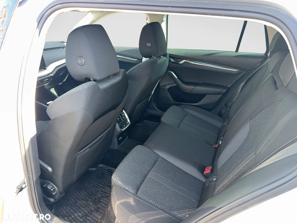 Skoda Octavia 2.0 TDI DSG Style - 10