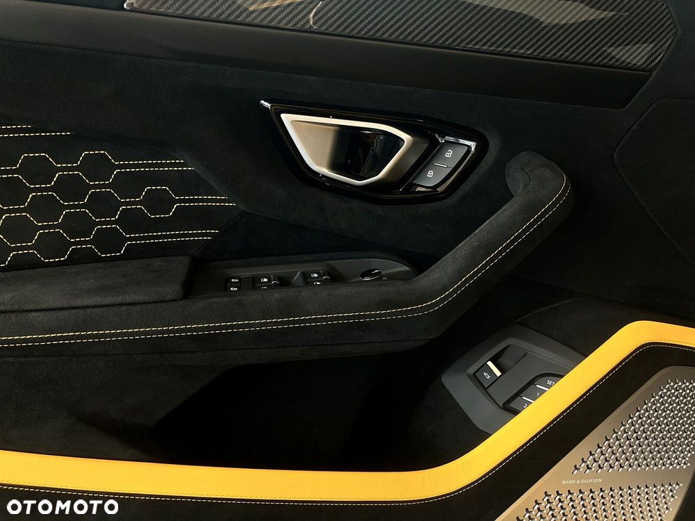 Lamborghini Urus - 14