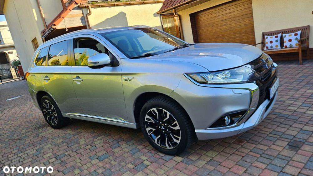 Mitsubishi Outlander - 10