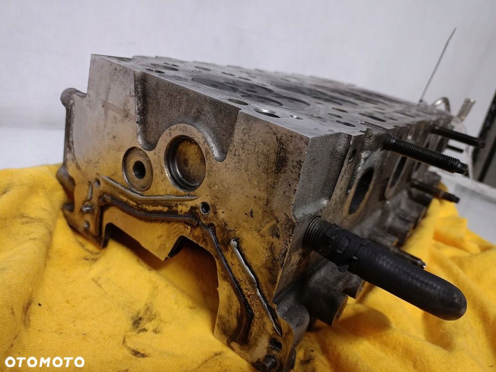 głowica silnika 2.0 d toyota avensis 2 - 4