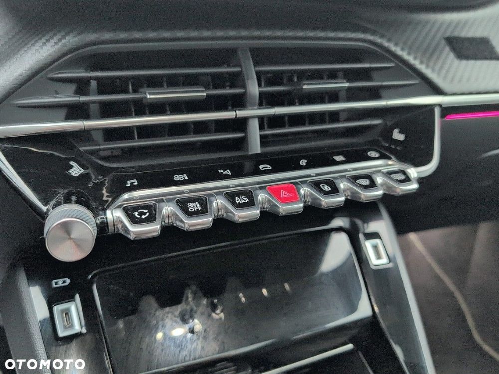Peugeot 208 e-208 GT - 16