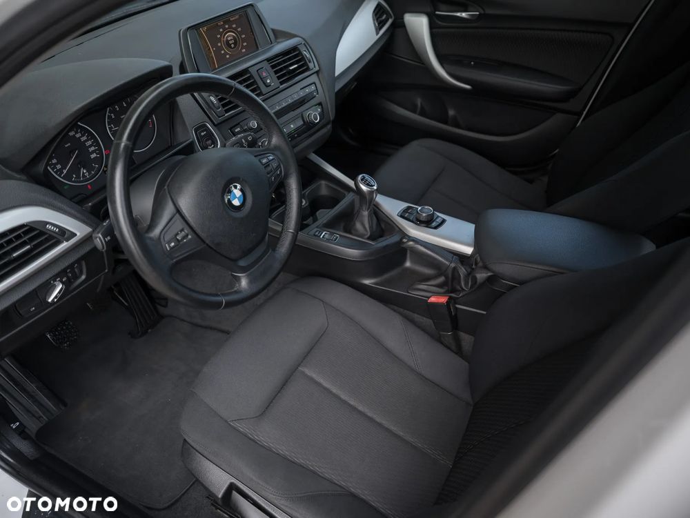 BMW Seria 1 - 25