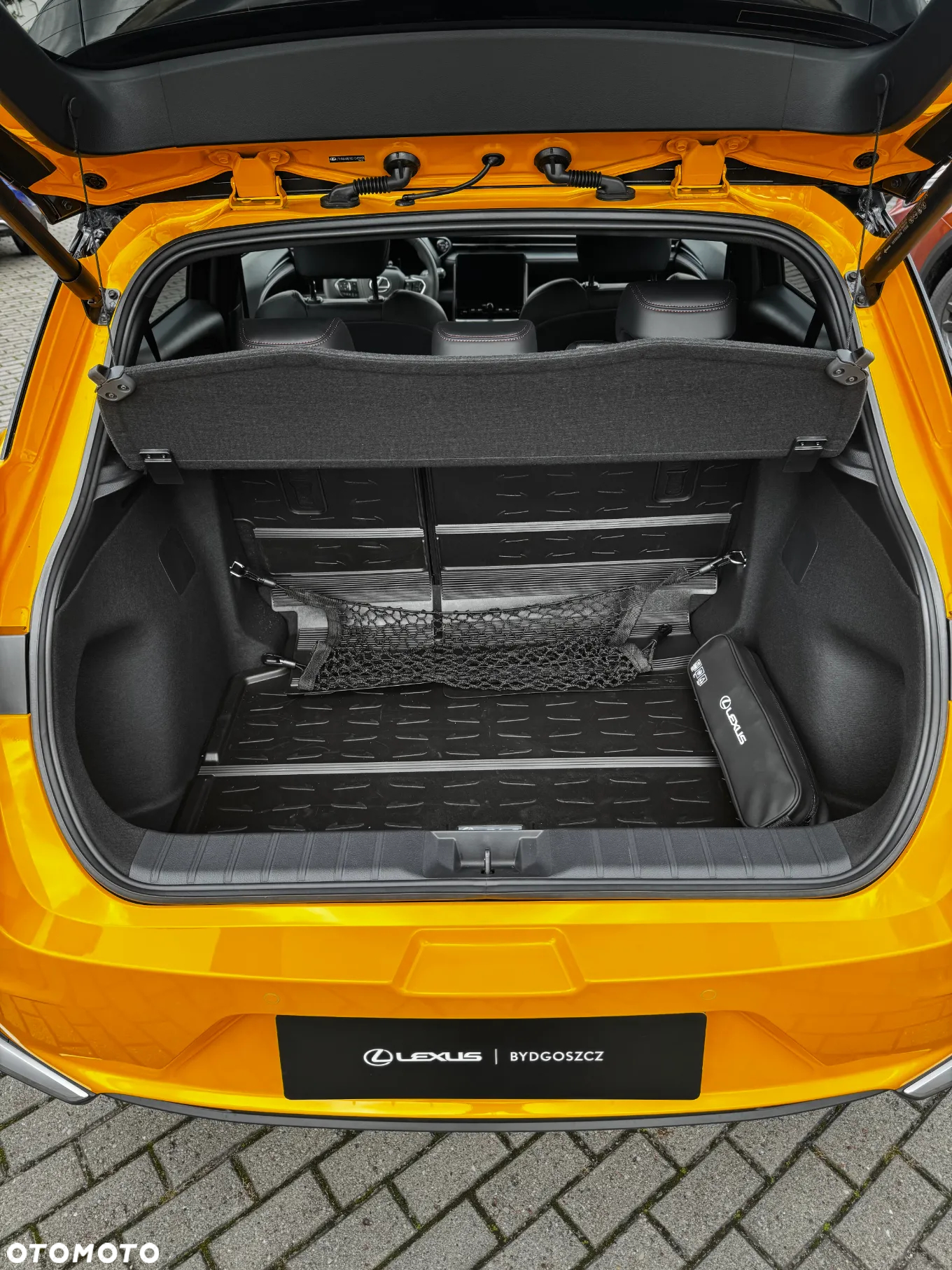 Lexus LBX 1.5 Hybrid Emotion - 4