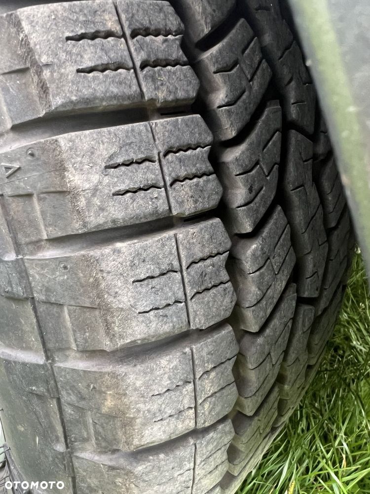 Land Rover Discovery 3.0 SD V6 HSE - 9
