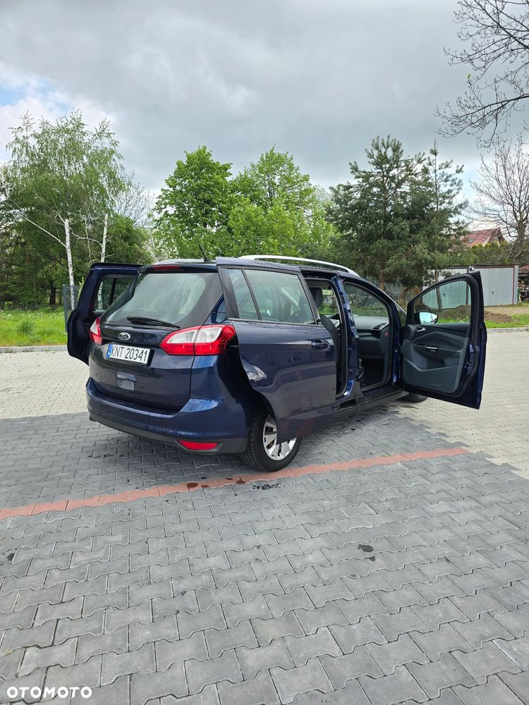 Ford Grand C-MAX - 22