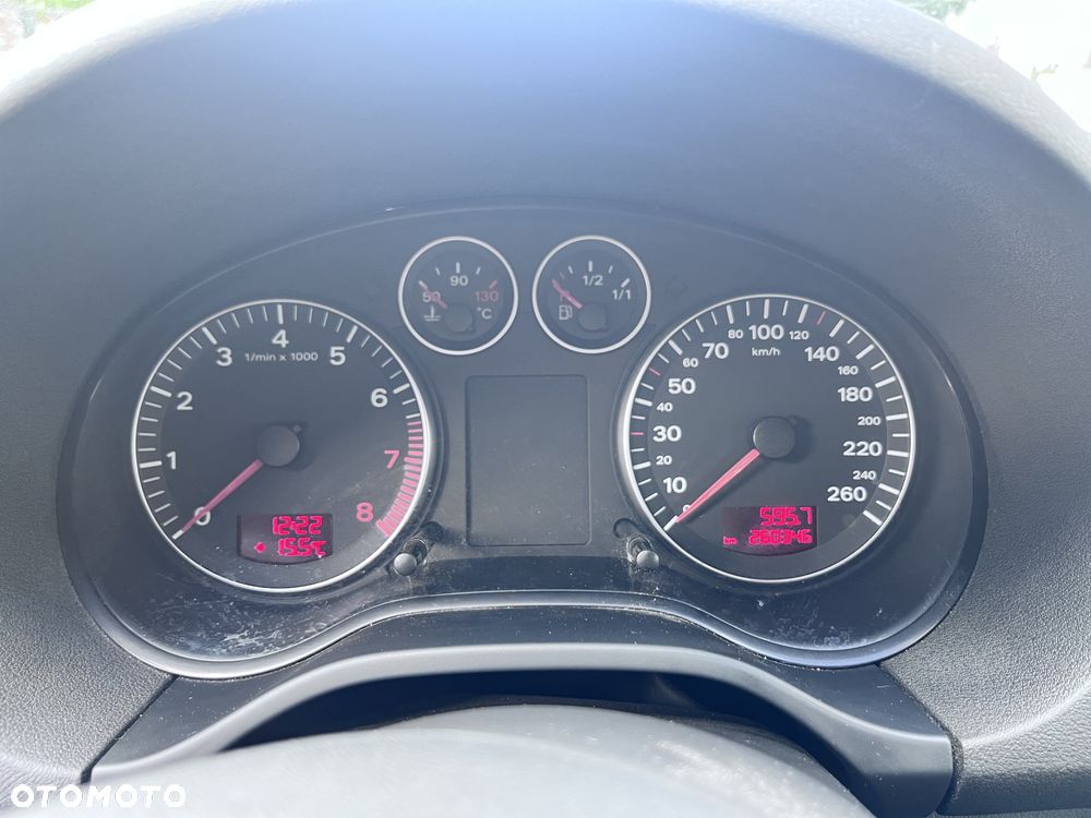 Audi A3 1.6 FSI Attraction - 5