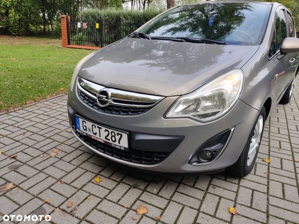 Opel Corsa 1.4 16V 150 Jahre - 9